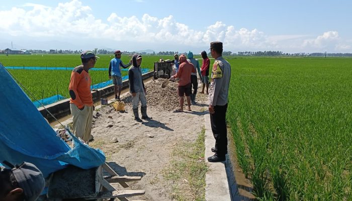 Bhabinkamtibmas Desa Sidorejo Monitoring Pembangunan Rabat Beton Dana Desa 2026