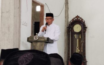 Bupati Polman H. Samsul Mahmud Bantu Renovasi Masjid Rahmat Kelurahan Manding