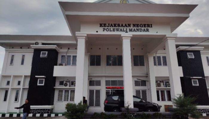 Kasus Dugaan Oli Palsu di Polman, Kasi Pidum Tegaskan Informasi Mengendap di Jaksa Tidak Benar,  : “Berkasnya Belum Ada di Kejari Polman”