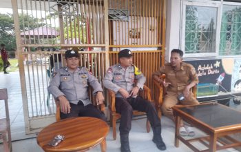 Jelang Pengumuman Kelulusan, Personel Polsek Polewali Sambangi SMPN 03 dan SMPN 04 Polewali