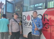 Bhabinkamtibmas Desa Campurjo dan Sumberjo Pantau Kegiatan Donor Darah PMI di Kantor Desa Sumberjo