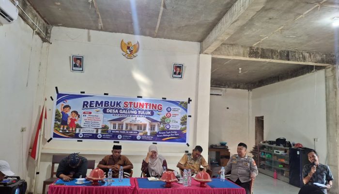 Bhabinkamtibmas Polsek Tinambung Hadiri Rembuk Stunting di Desa Galung Tuluk