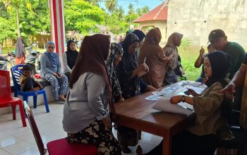 Bhabinkamtibmas Desa Bumiayu Kawal Penyaluran Bantuan Pangan untuk 245 KPM