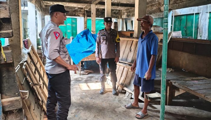 Personel Polsek Urban Wonomulyo Datangi TKP Dugaan Curanmor Di Kompleks Pasar Ikan Wonomulyo Polman