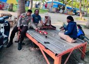 Bhabinkamtibmas Desa Lapeo Monitoring Pantai Ba’batoa, Ciptakan Rasa Aman bagi Pengunjung