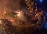 Kapolres Polman Pimpin Langsung Pemadaman Kebakaran Lahan di Pulau Battoa Polman