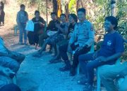 Bhabinkamtibmas Desa Mammi Melayat ke Rumah Duka Warga di Dusun Kayuranni