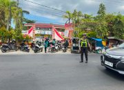 Satlantas Polres Polman Hadir Atur Lalu Lintas Saat Jam Pulang Sekolah di SDN 066 Pekkabata