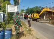 Bhabinkamtibmas Kelurahan Pekkabata Bersama Stakeholder Laksanakan Kerja Bakti Bersihkan Saluran Irigasi