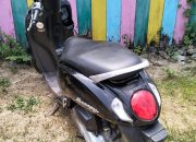 Personel Unit Lantas Polsek Urban Wonomulyo Tangani Kecelakaan Sepeda Motor dan Pejalan Kaki di Mapilli Barat