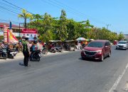 Sat Lantas Polres Polman Kawal Jam Pulang Sekolah, Arus Lalu Lintas di Pekkabata Tetap Lancar