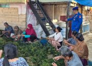 Sat Polair Polres Polman Sambangi Nelayan dan Petani Rumput Laut, Sampaikan Pesan Kamtibmas