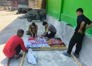 Bhabinkamtibmas Bonne-Bonne Bersama Babinsa Pasang Baliho Imbauan Pencegahan Kebakaran