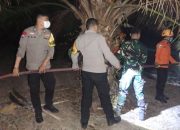Satgas Penanggulangan Karhutla Polman dan Polsubsektor Luyo Berjibaku Padamkan Kebakaran 5 Hektare Lahan Sawit