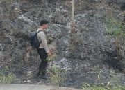 Personel Polsek Campalagian Gerak Cepat Tangani Kebakaran Lahan di Desa Tenggelang