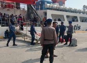 Sat Polairud Polres Polman Amankan Keberangkatan KM Sabuk Nusantara 93
