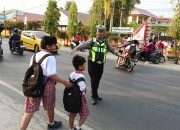Wujud Pelayanan Prima, Sat Lantas Polres Polman Turun ke Jalan di Pagi Hari