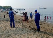Sat Polairud Polres Polman Amankan Aktivitas Wisatawan di Pantai Bahari Polewali
