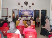 Pastikan Penyaluran Berjalan Tertib, Bhabinkamtibmas Hadiri Pembagian BLT Desa Kebunsari