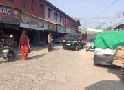Polsek Tapango Laksanakan Pengamanan dan Pengaturan Arus Lalu Lintas di Pasar Pelitakan