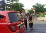 Polsek Polewali Hadir di Pagi Hari, Pastikan Keselamatan Pelajar melalui Commander Wish