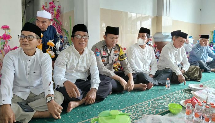 Bhabinkamtibmas Desa Banua Baru Hadiri Peringatan Maulid Nabi Muhammad SAW 1448 H di Masjid Al-Manar